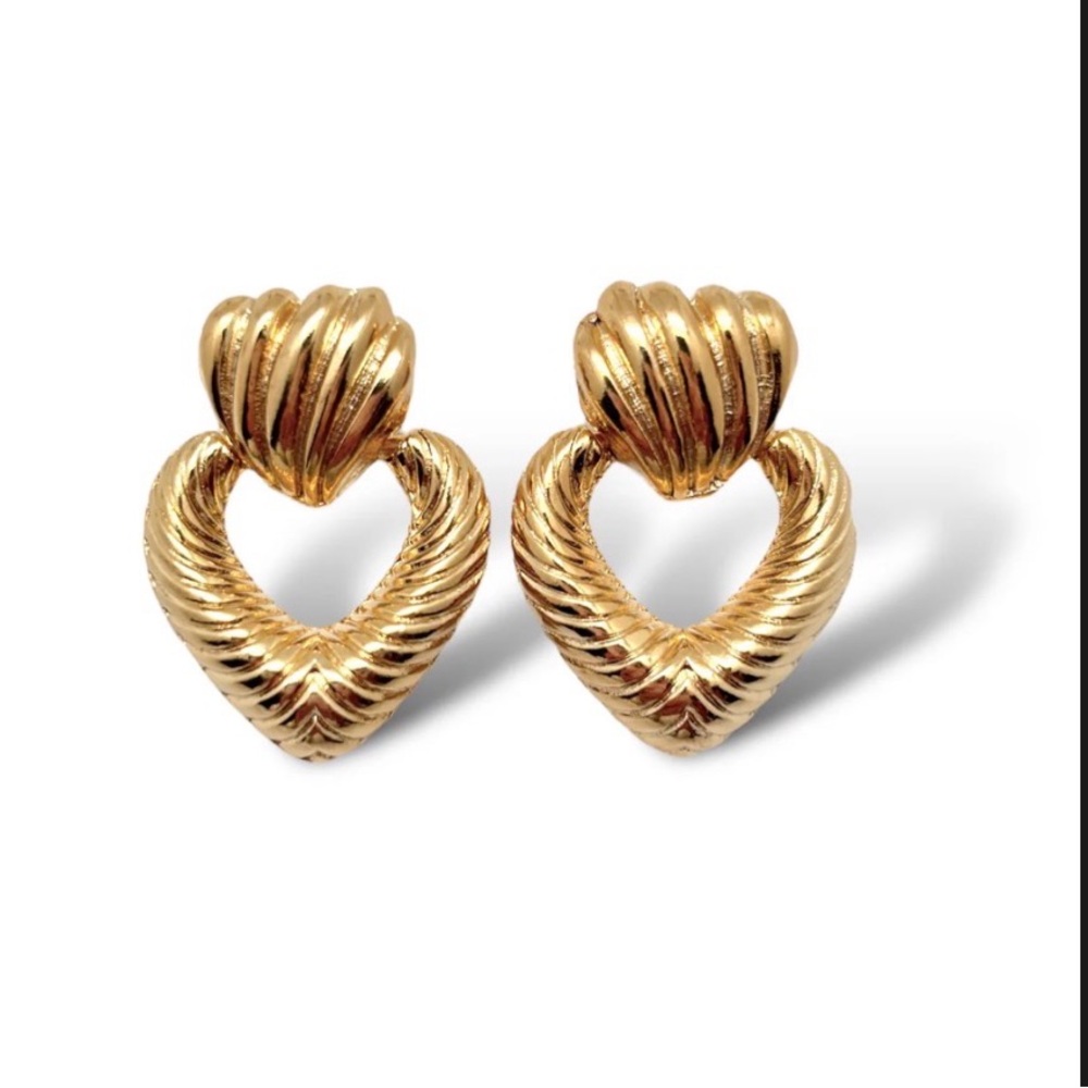 Chic Gold Textured Heart Earrings